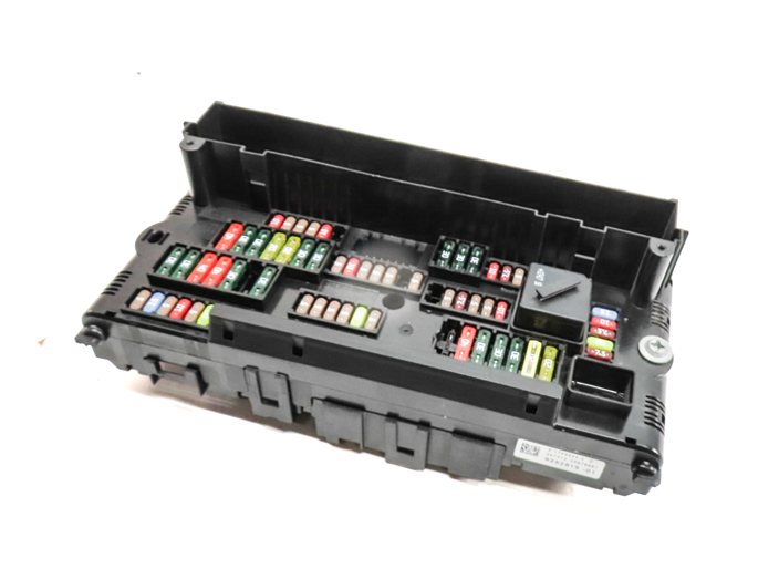 2012-2017 BMW 5 6 7 (F01 F06 F10) FRONT POWER DISTRIBUTION RELAY FUSE BOX