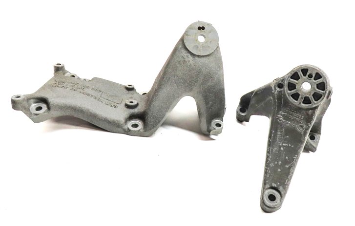 Thumbnail 1: 2012 PORSCHE CAYENNE (958) 3.0L HYBRID (M06.EC) HYBRID ENGINE MOUNT BRACKET SET