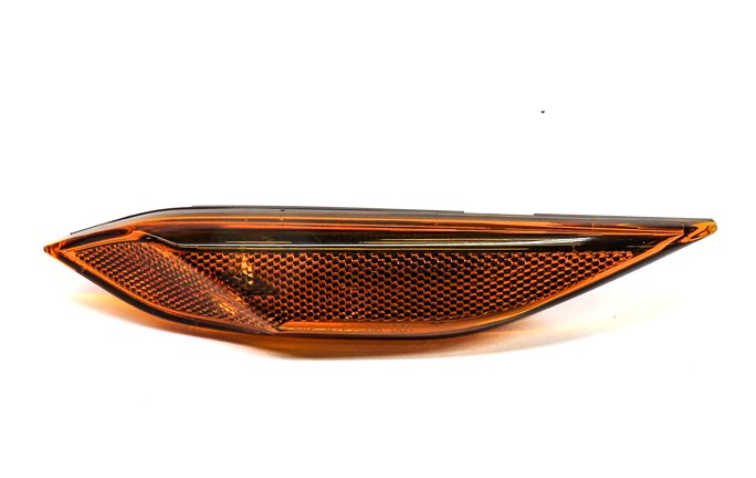 Thumbnail 2: 2012 PORSCHE CAYENNE (958) FRONT LEFT DRIVER FENDER MARKER LIGHT LAMP LENS