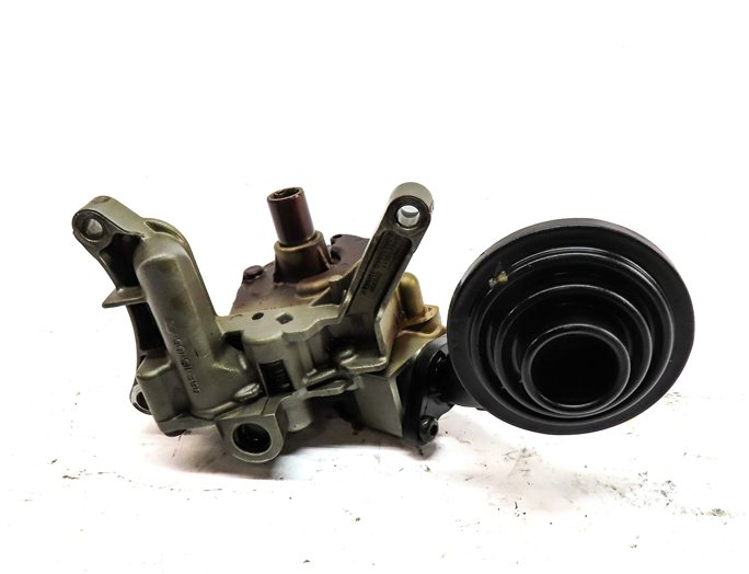 Thumbnail 2: 2012 PORSCHE CAYENNE (958) 3.0L (M06.EC) HYBRID ENGINE MOTOR OIL FLUID PUMP