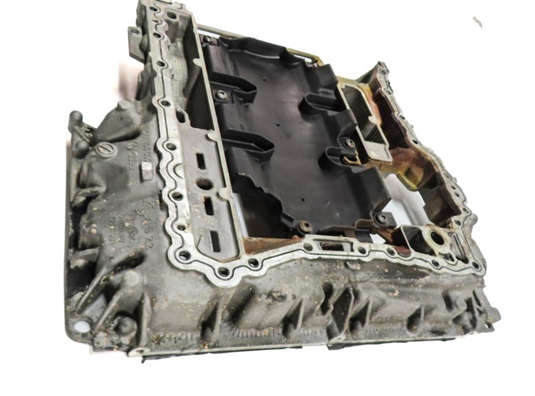 Thumbnail 3: 2012 PORSCHE CAYENNE (958) 3.0L (M06.EC) HYBRID UPPER ENGINE MOTOR OIL FLUID PAN