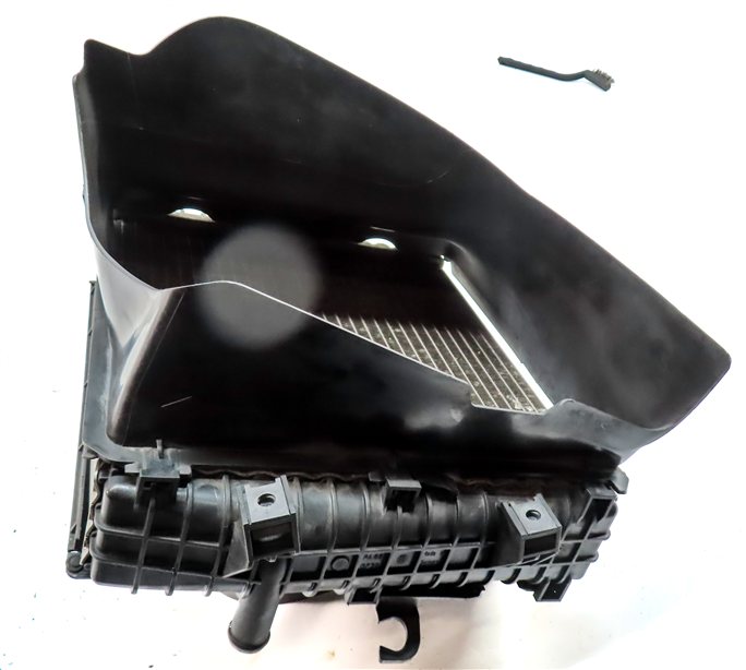 Thumbnail 6: 2012 PORSCHE CAYENNE (958) 3.0L (M06.EC) HYBRID RIGHT AUXILIARY RADIATOR