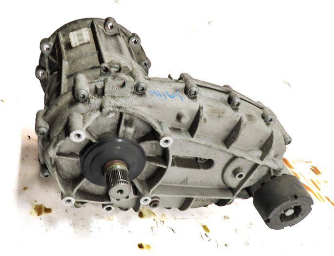 Thumbnail 2: 2011-2018 PORSCHE CAYENNE (958) 3.0L ENGINE FRONT TRANSFER CASE ASSEMBLY