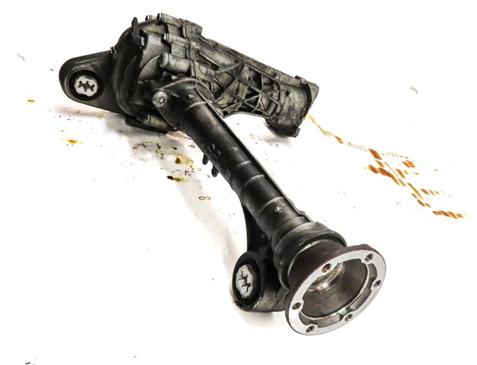 Thumbnail 3: 11-18 PORSCHE CAYENNE (958) 3.0L FRONT DIFFERENTIAL GEAR CARRIER w/ OUTPUT SHAFT