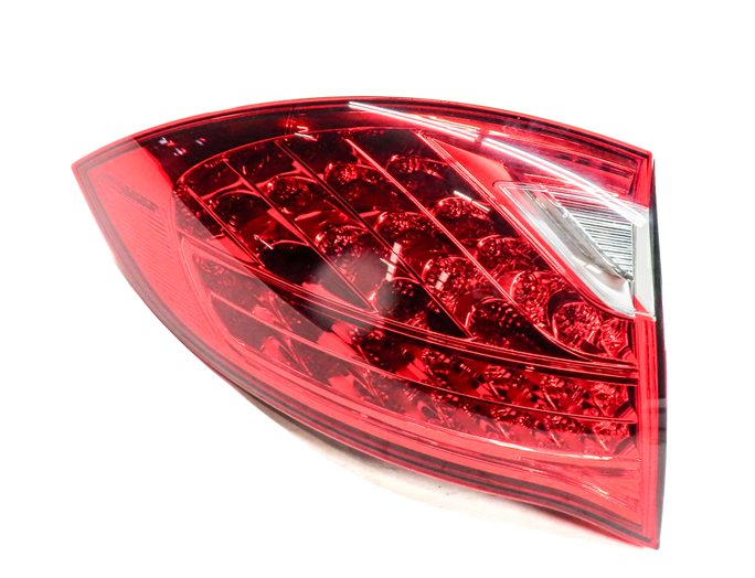 2011-2014 PORSCHE CAYENNE (958) LEFT DRIVER OUTER TAILLIGHT BRAKE LIGHT LAMP