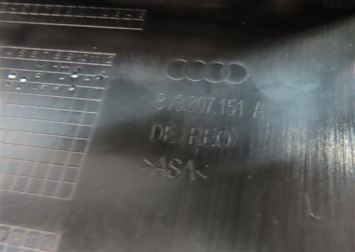 Thumbnail 6: 2015 AUDI S3 (8V) FRONT LEFT DRIVER LOWER VENT GRILLE TRIM END (BLACK)