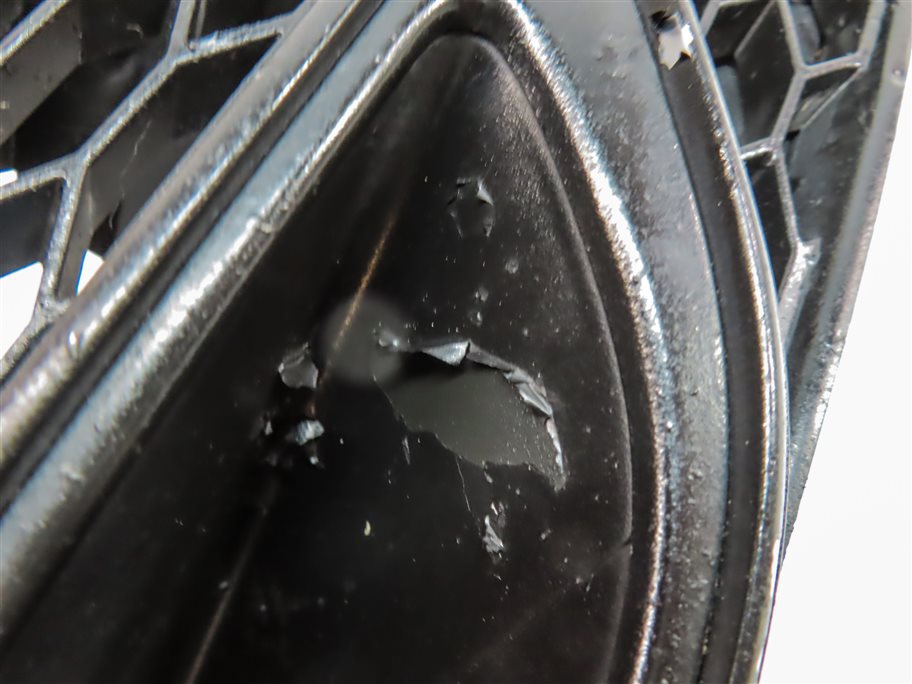 Thumbnail 8: 2015 AUDI S3 (8V) FRONT LEFT DRIVER LOWER VENT GRILLE TRIM END (BLACK)