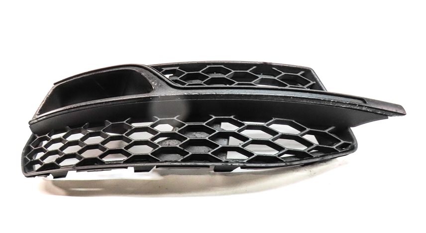Thumbnail 2: 2015 AUDI S3 (8V) FRONT RIGHT PASSENGER LOWER VENT GRILLE TRIM END (BLACK)