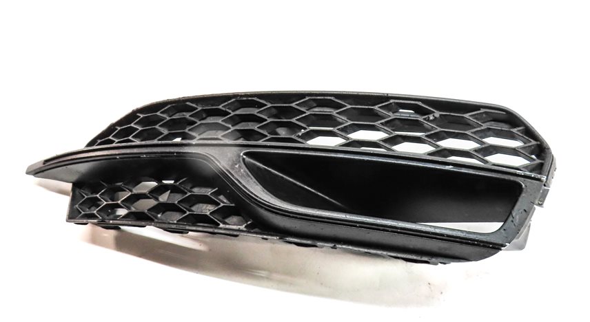 Thumbnail 3: 2015 AUDI S3 (8V) FRONT RIGHT PASSENGER LOWER VENT GRILLE TRIM END (BLACK)