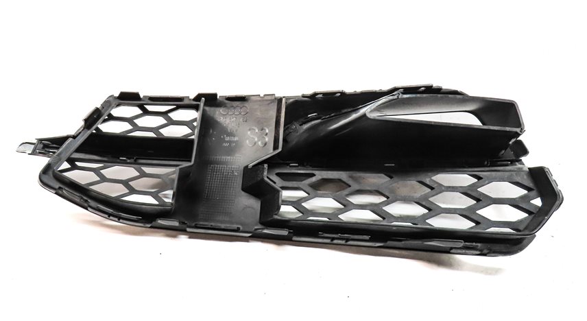Thumbnail 4: 2015 AUDI S3 (8V) FRONT RIGHT PASSENGER LOWER VENT GRILLE TRIM END (BLACK)