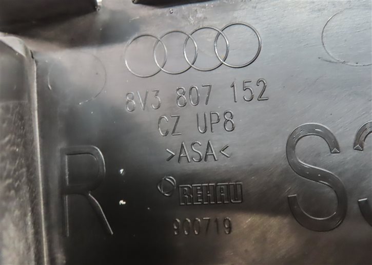Thumbnail 6: 2015 AUDI S3 (8V) FRONT RIGHT PASSENGER LOWER VENT GRILLE TRIM END (BLACK)