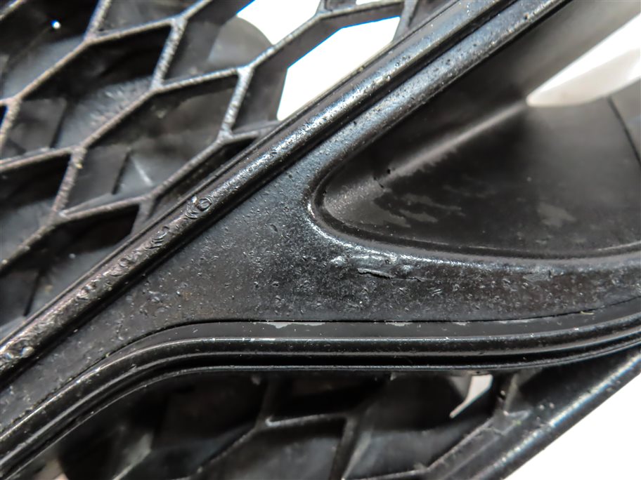 Thumbnail 8: 2015 AUDI S3 (8V) FRONT RIGHT PASSENGER LOWER VENT GRILLE TRIM END (BLACK)