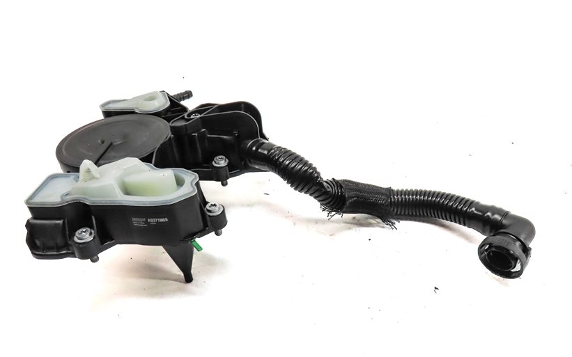 Thumbnail 4: 2015 AUDI S3 (8V) 2.0L (CYFB) CRANKCASE OIL SEPARATOR VENTILATION BREATHER VALVE