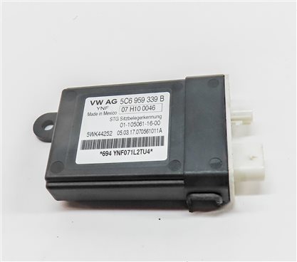 Thumbnail 2: 2015 AUDI S3 (8V) FRONT RIGHT PASSENGER SEAT OCCUPANCY SENSOR MODULE