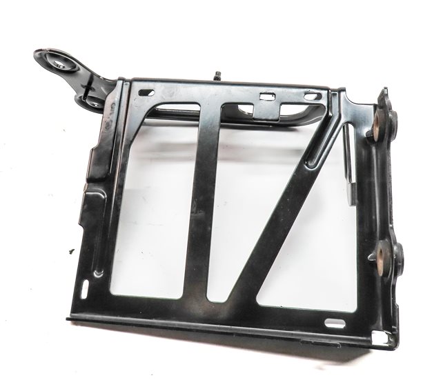 Thumbnail 5: 2015 AUDI S3 (8V) 2.0L FRONT RIGHT PASSENGER RADIATOR SUPPORT MOUNT BRACKET