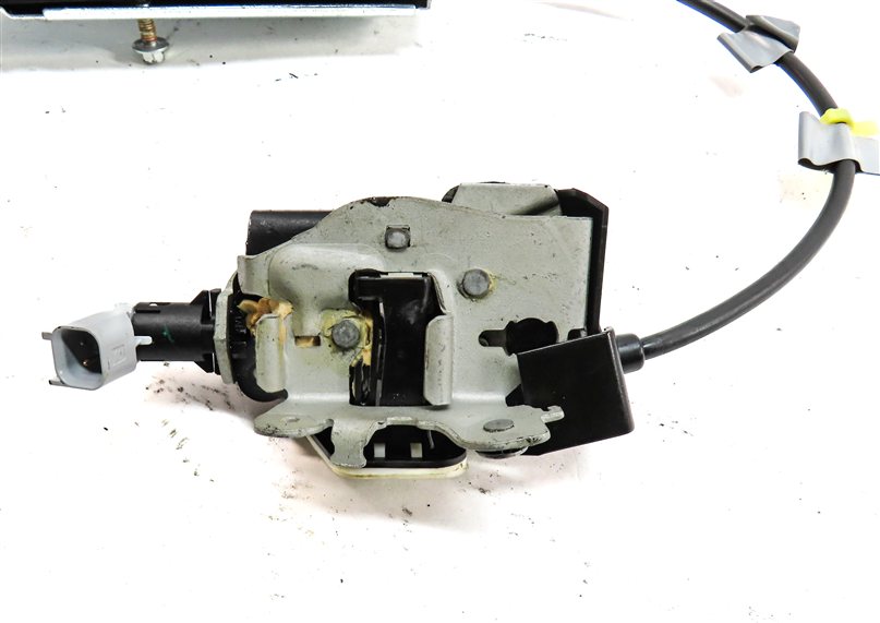Thumbnail 9: 11 LAND ROVER LR4 (L319) REAR TRUNK LIFTGATE HATCH LID LOWER LOCK LATCH ACTUATOR
