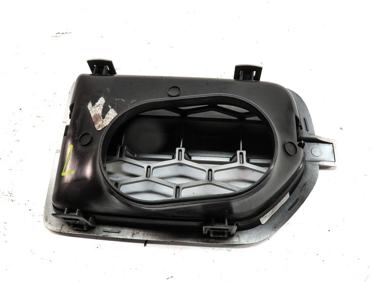 Thumbnail 4: 2011 LAND ROVER LR4 (L319) FRONT LEFT DRIVER FENDER VENT TRIM GRILLE