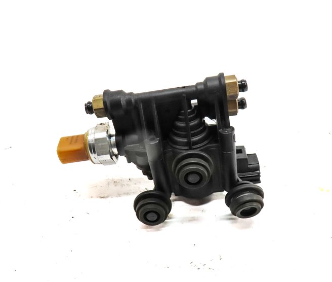 Thumbnail 2: 2011 LAND ROVER LR4 (L319) AIR SUSPENSION CONTROL VALVE BLOCK