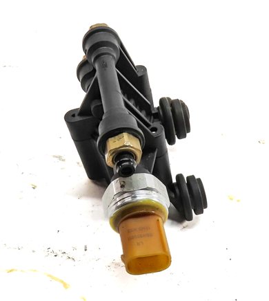 Thumbnail 3: 2011 LAND ROVER LR4 (L319) AIR SUSPENSION CONTROL VALVE BLOCK