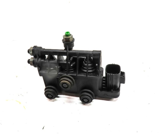 Thumbnail 2: 2011 LAND ROVER LR4 (L319) AIR SUSPENSION CONTROL VALVE BLOCK