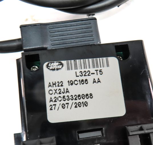 Thumbnail 5: 2011 LAND ROVER LR4 (L319) iPOD USB MEDIA MULTIMEDIA INPUT JACK PANEL