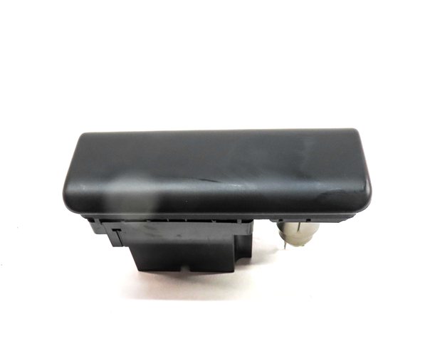 Thumbnail 2: 2011 LAND ROVER LR4 (L319) AUX IN 12V POWER SUPPLY JACK SOCKET PANEL