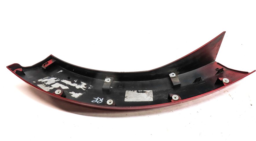 Thumbnail 7: 2011 LAND ROVER LR4 (L319) REAR RIGHT WHEEL WELL ARCH TRIM MOULDING (Red)