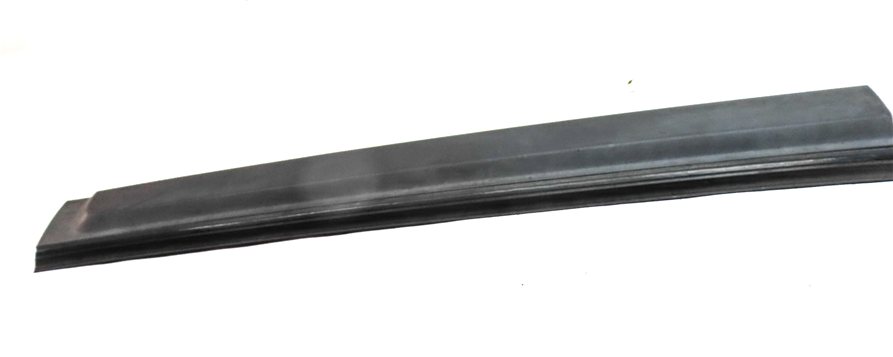 Thumbnail 2: 2005-2016 LAND ROVER LR3 LR4 FRONT LEFT DRIVER DOOR LOWER MOULDING RUNNER TRIM