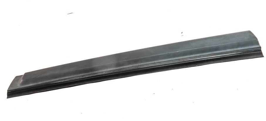 Thumbnail 3: 2005-2016 LAND ROVER LR3 LR4 FRONT LEFT DRIVER DOOR LOWER MOULDING RUNNER TRIM