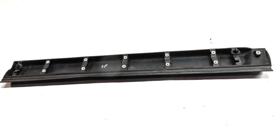 Thumbnail 7: 2005-2016 LAND ROVER LR3 LR4 FRONT LEFT DRIVER DOOR LOWER MOULDING RUNNER TRIM