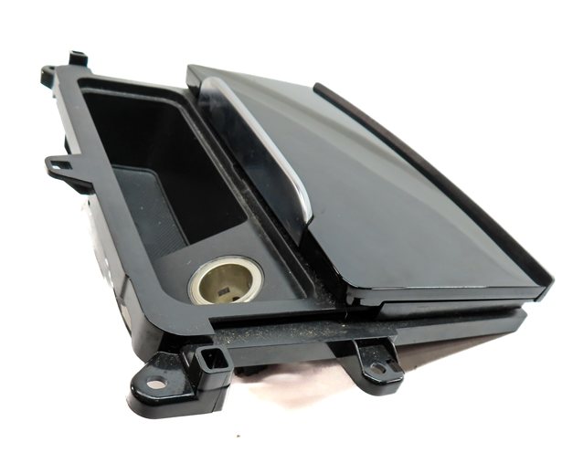 Thumbnail 3: 2017 AUDI Q7 (4M) FRONT CENTER CONSOLE ASHTRAY w/ 12V POWER OUTLET SOCKET