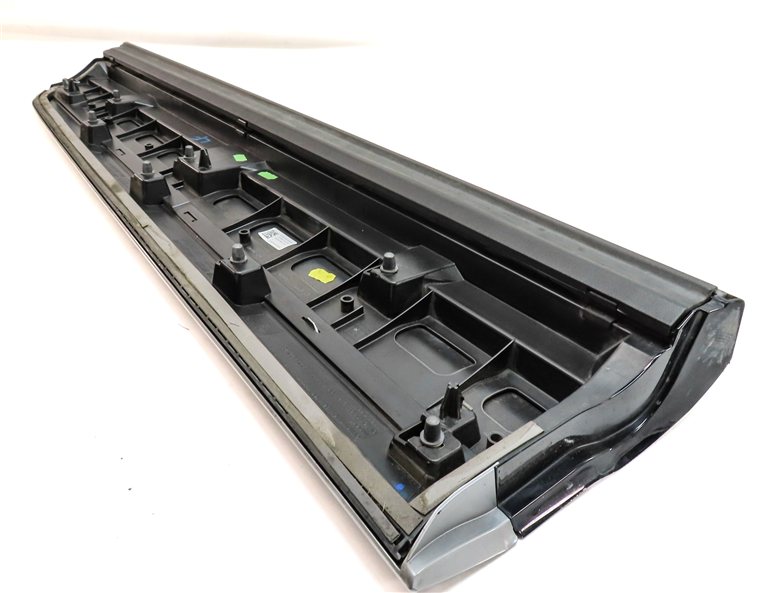 Thumbnail 5: 2017-2019 AUDI Q7 (4M) FRONT LEFT DRIVER LOWER DOOR MOULDING TRIM (Black)