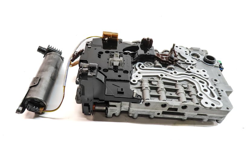 Thumbnail 2: 13-15 BMW X1 (E84) 2.0L 28iX AWD 8HP-45 AUTO TRANSMISSION VALVE BODY w/ OIL PUMP