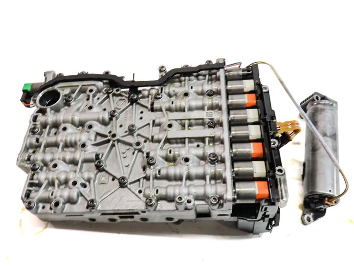 Thumbnail 9: 13-15 BMW X1 (E84) 2.0L 28iX AWD 8HP-45 AUTO TRANSMISSION VALVE BODY w/ OIL PUMP