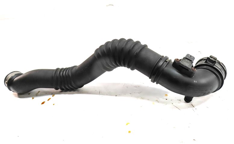 Thumbnail 2: 2014 BMW X1 (E84) 2.0L (N20) ENGINE AIR INTAKE HOSE PIPE