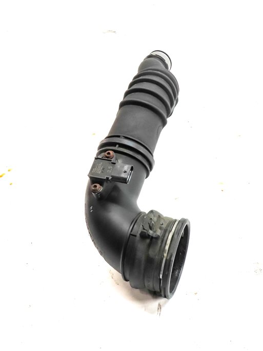 Thumbnail 3: 2014 BMW X1 (E84) 2.0L (N20) ENGINE AIR INTAKE HOSE PIPE