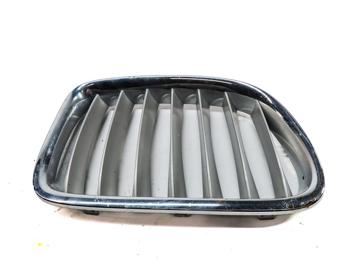 Thumbnail 3: 2013-2015 BMW X1 E84 FRONT RIGHT PASSENGER UPPER HOOD KIDNEY VENT GRILLE  X-LINE