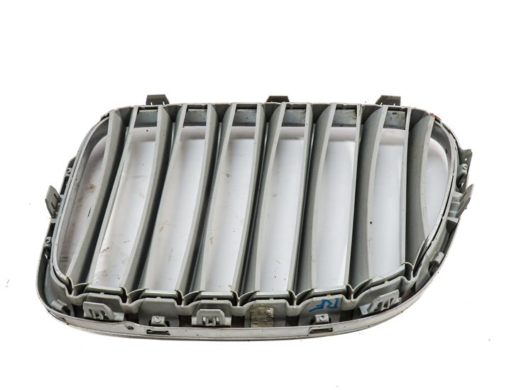 Thumbnail 4: 2013-2015 BMW X1 E84 FRONT RIGHT PASSENGER UPPER HOOD KIDNEY VENT GRILLE  X-LINE