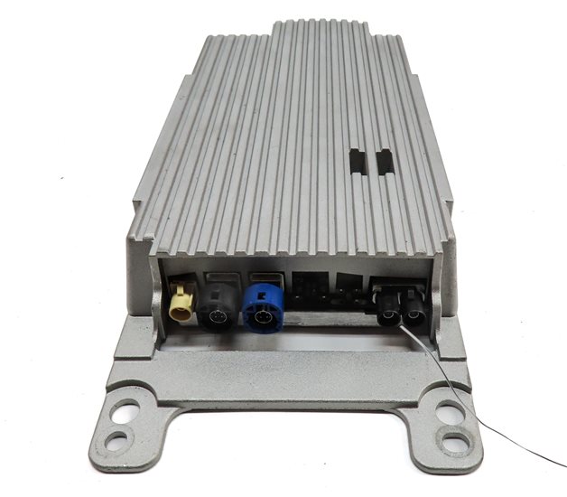 Thumbnail 4: 2014 BMW X1 (E84) TELEMATICS COMMUNICATION COMBOX CONTROL MODULE