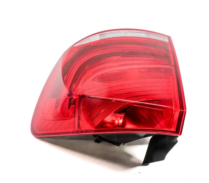 Thumbnail 3: 2012-2015 BMW X1 (E84) RIGHT PASSENGER REAR OUTER TAILLIGHT BRAKE LIGHT LAMP