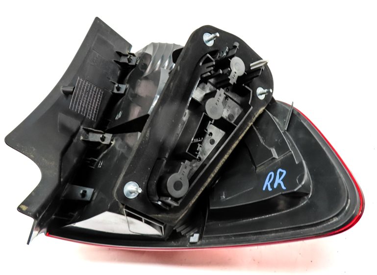 Thumbnail 6: 2012-2015 BMW X1 (E84) RIGHT PASSENGER REAR OUTER TAILLIGHT BRAKE LIGHT LAMP