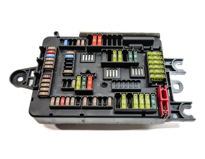 Thumbnail 2: 2013 BMW ACTIVE HYBRID 3 F30 3.0L (N55) ENGINE REAR POWER DISTRIBUTION FUSE BOX