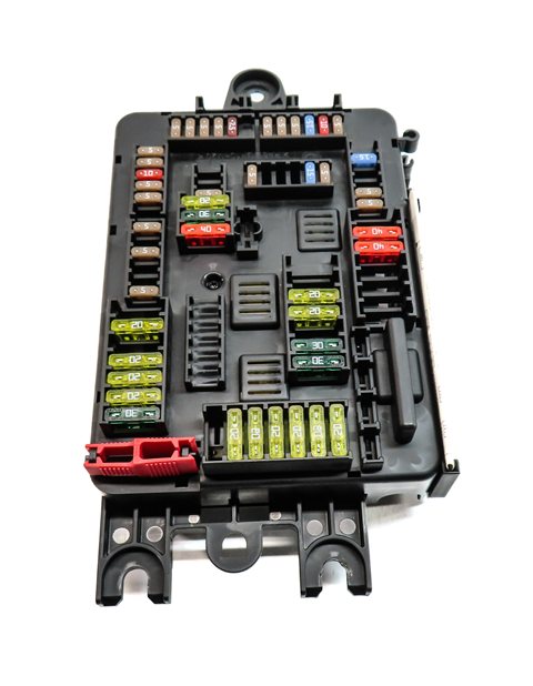 Thumbnail 3: 2013 BMW ACTIVE HYBRID 3 F30 3.0L (N55) ENGINE REAR POWER DISTRIBUTION FUSE BOX