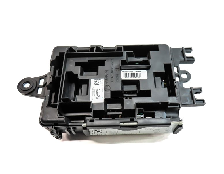 Thumbnail 4: 2013 BMW ACTIVE HYBRID 3 F30 3.0L (N55) ENGINE REAR POWER DISTRIBUTION FUSE BOX