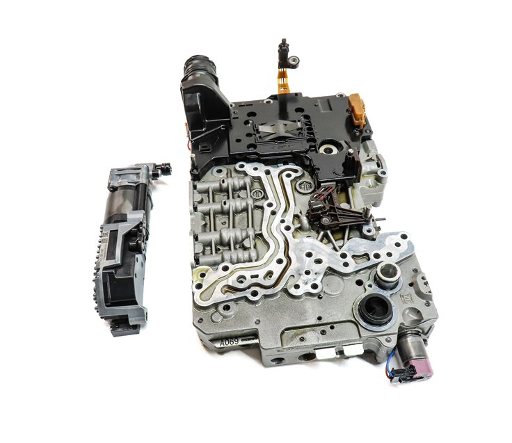 Thumbnail 2: 13-16 BMW ACTIVEHYBRID 3 5 F10 F30 8HP-70H AUTO TRANSMISSION VALVE BODY w/PUMP