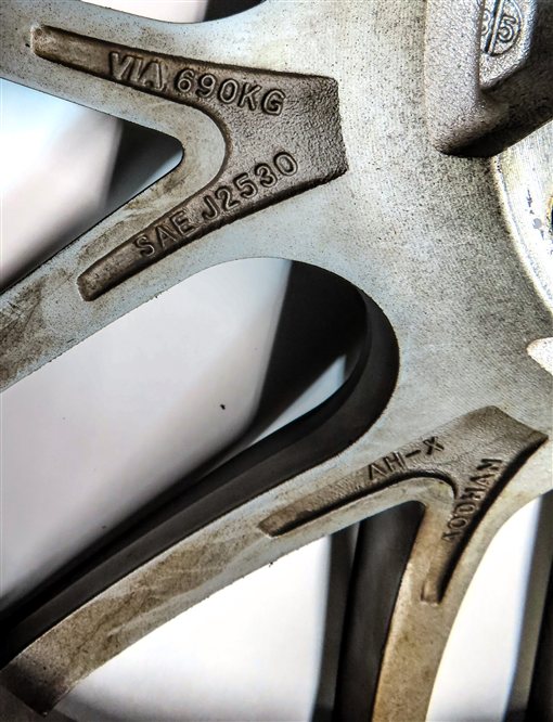 Thumbnail 4: 2013 BMW ACTIVE HYBRID 3 F30 18X8.5 AODHAN AH-X SILVER MACHINED FACE WHEEL RIM