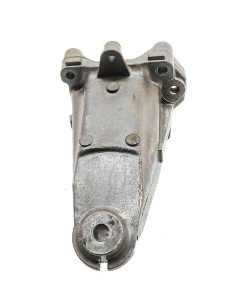 Thumbnail 4: 2015 MERCEDES C300 (W205) 2.0L RIGHT PASSENGER ENGINE MOTOR MOUNT BRACKET