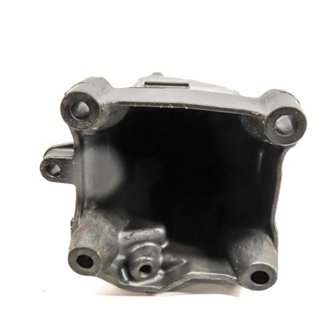 Thumbnail 6: 2015 MERCEDES C300 (W205) 2.0L RIGHT PASSENGER ENGINE MOTOR MOUNT BRACKET