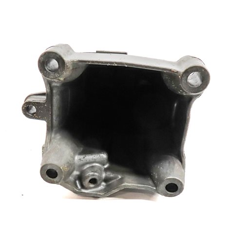 Thumbnail 7: 2015 MERCEDES C300 (W205) 2.0L RIGHT PASSENGER ENGINE MOTOR MOUNT BRACKET