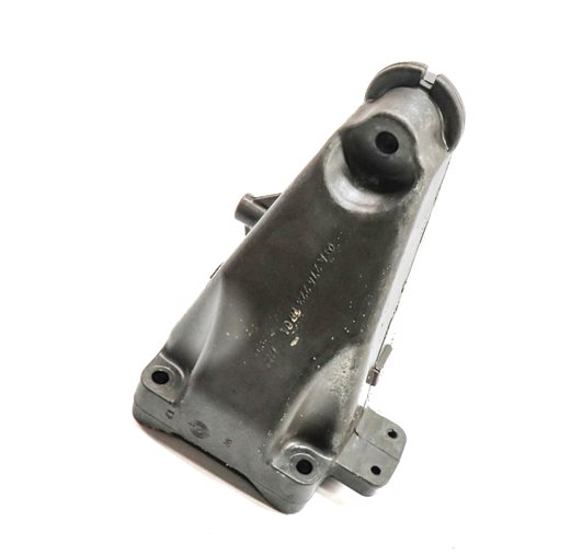 2015 MERCEDES C300 (W205) 2.0L LEFT DRIVER ENGINE MOTOR MOUNT BRACKET